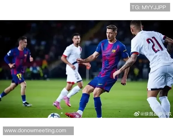 塞维利亚官宣签下巴萨边卫：将增强球队后防实力