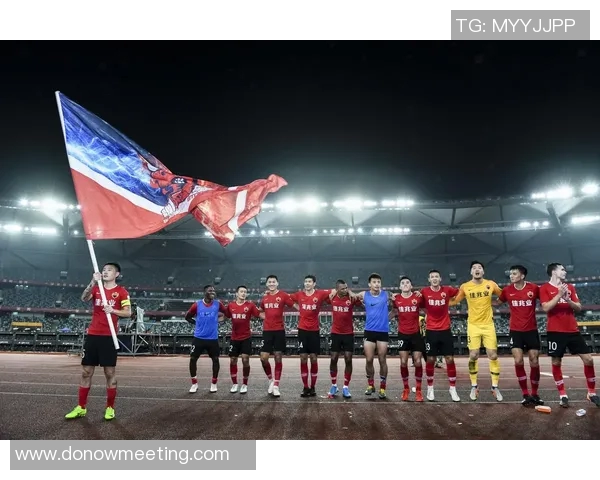 深圳队主场战胜广州队，取得中超联赛首胜