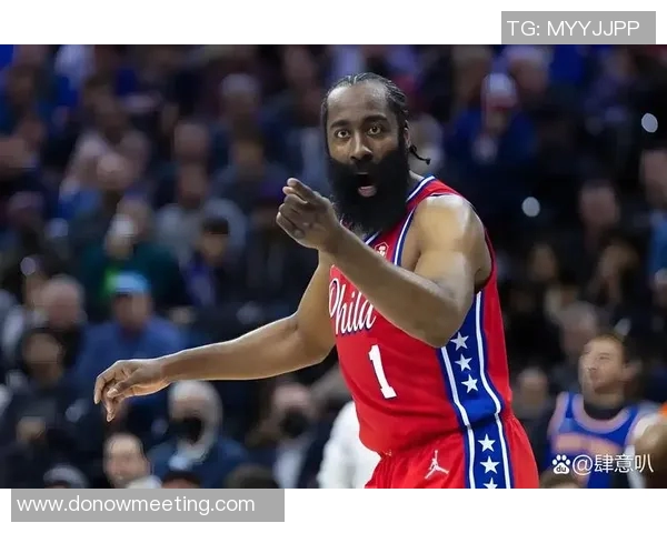 骑士队与费城76人展开激烈对决新浪体育全程直播精彩瞬间