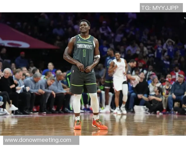 快船队与爵士队激战正酣谁能在这场对决中笑到最后 快船队与爵士队激战正酣谁能在这场对决中笑到最后